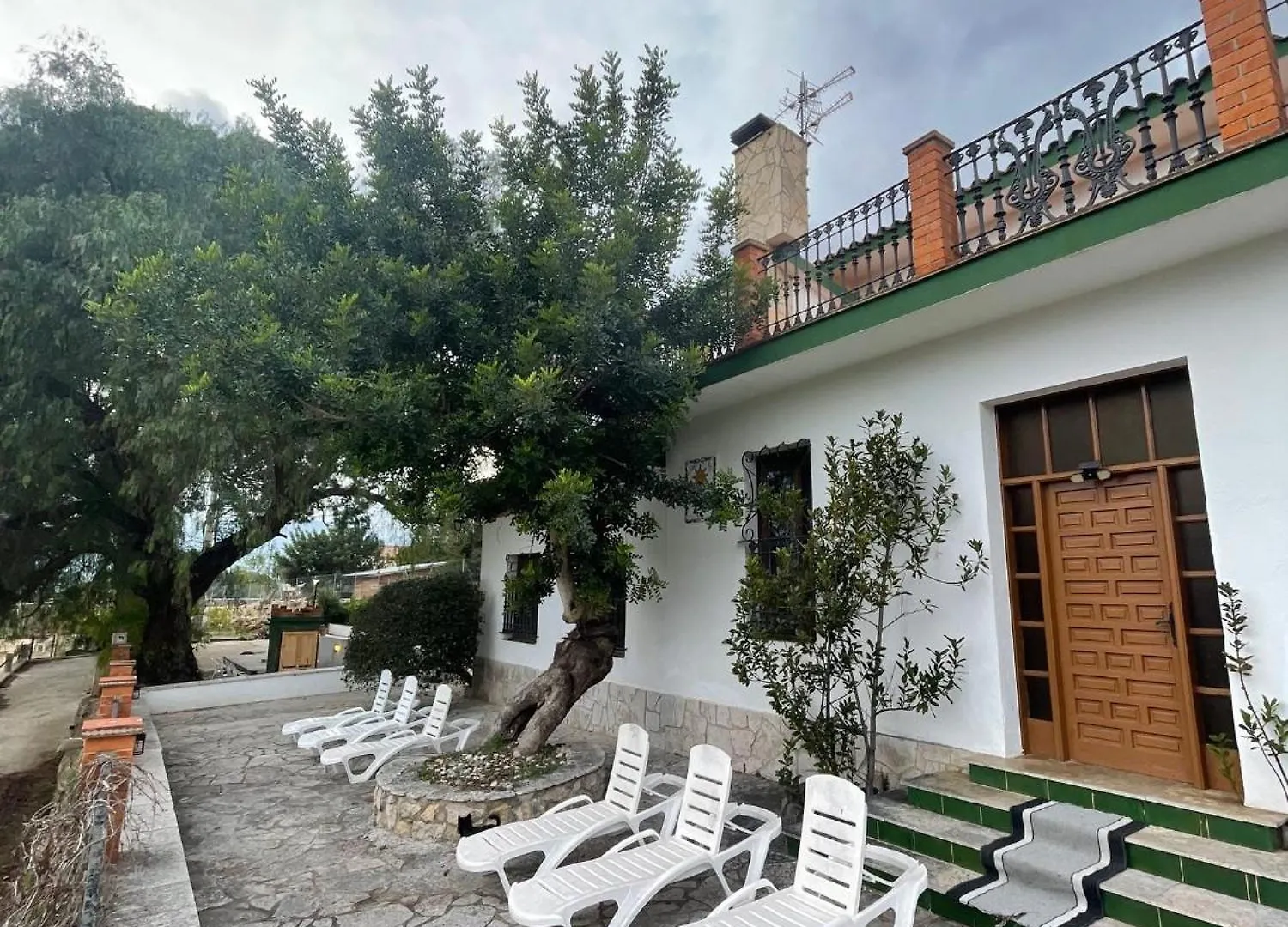 Spacious House Tortosa + Pool