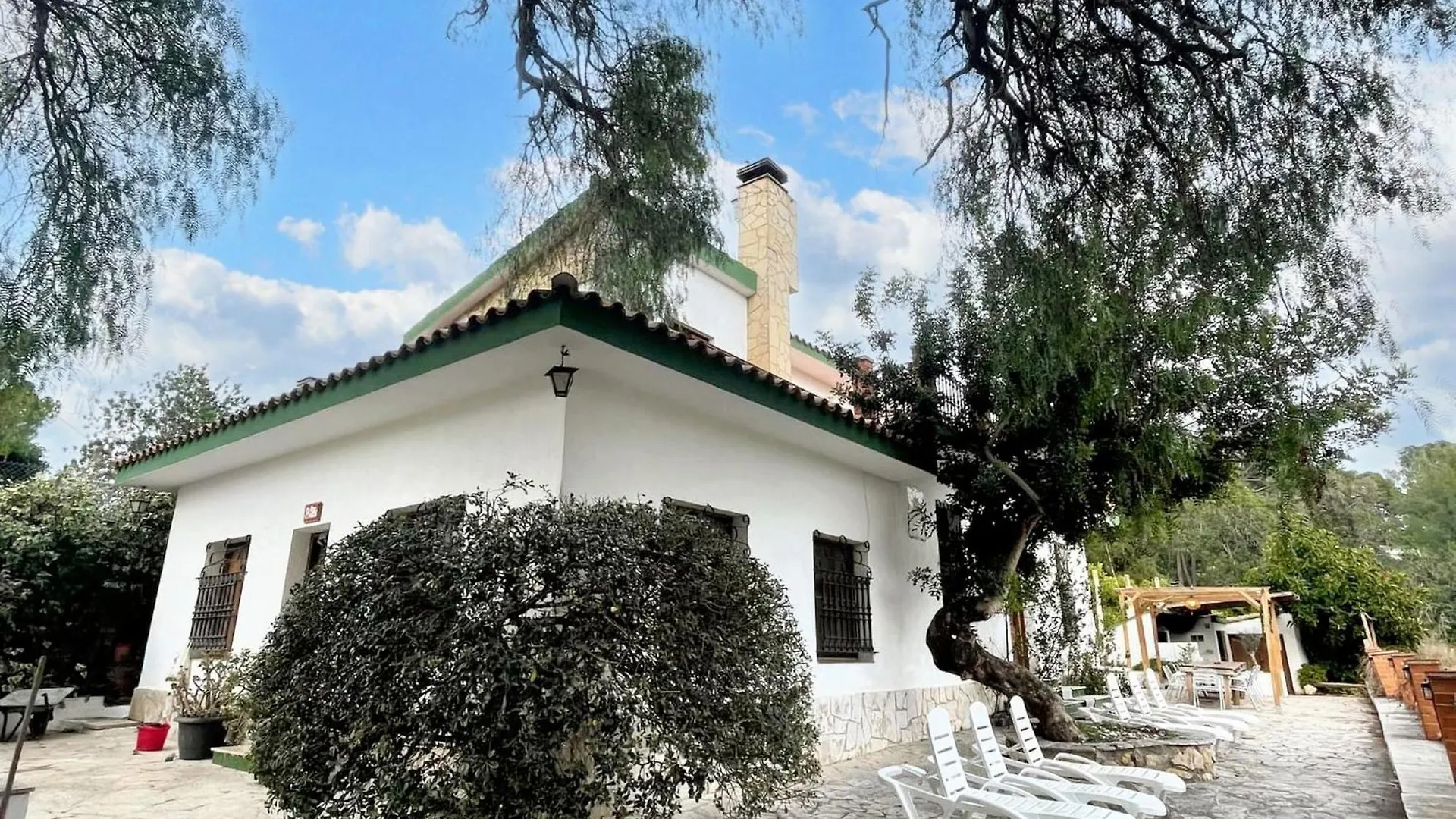 Spacious House Tortosa + Pool