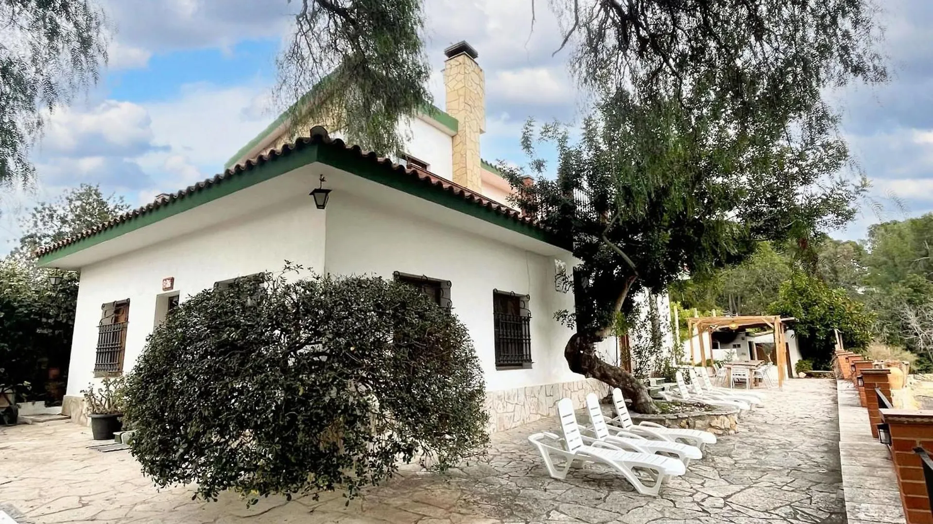 Spacious House Tortosa + Pool 0*,